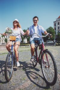 Alquilar bicis en la calle Gran Canaria - pareja